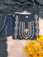 Kurta Set With A Scalloped Dupatta - Image 3