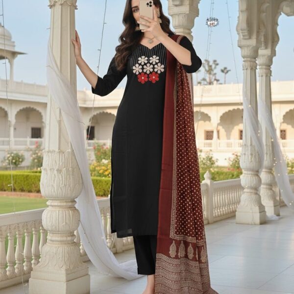 KURTI,DUPATTA,PANT